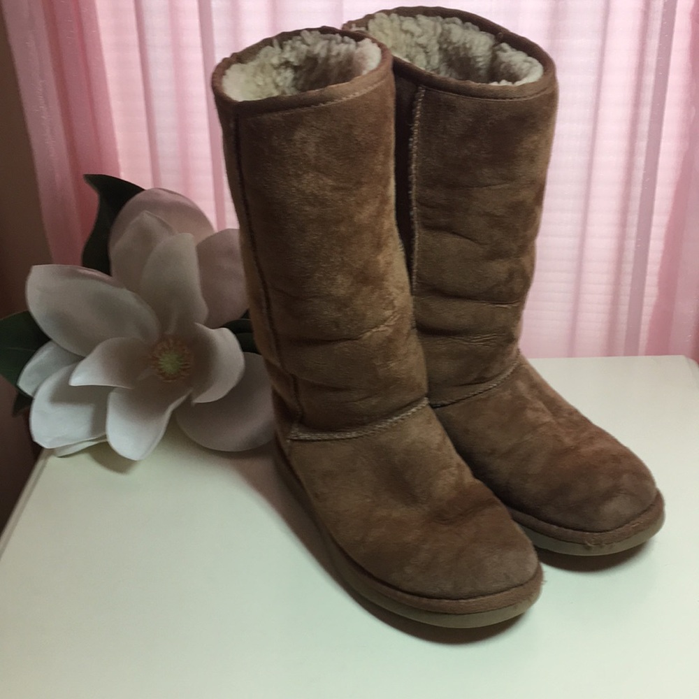 UGG classic tall boots size 7